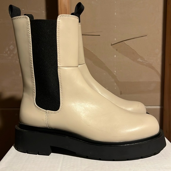 🛍️New H&M Cream Chunky Faux Leather Pull On Boots Size 10/41 EU - Picture 2 of 6